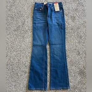 NEW WITH TAGS Levi’s Women’s 725 High Rise Bootcut Jeans
